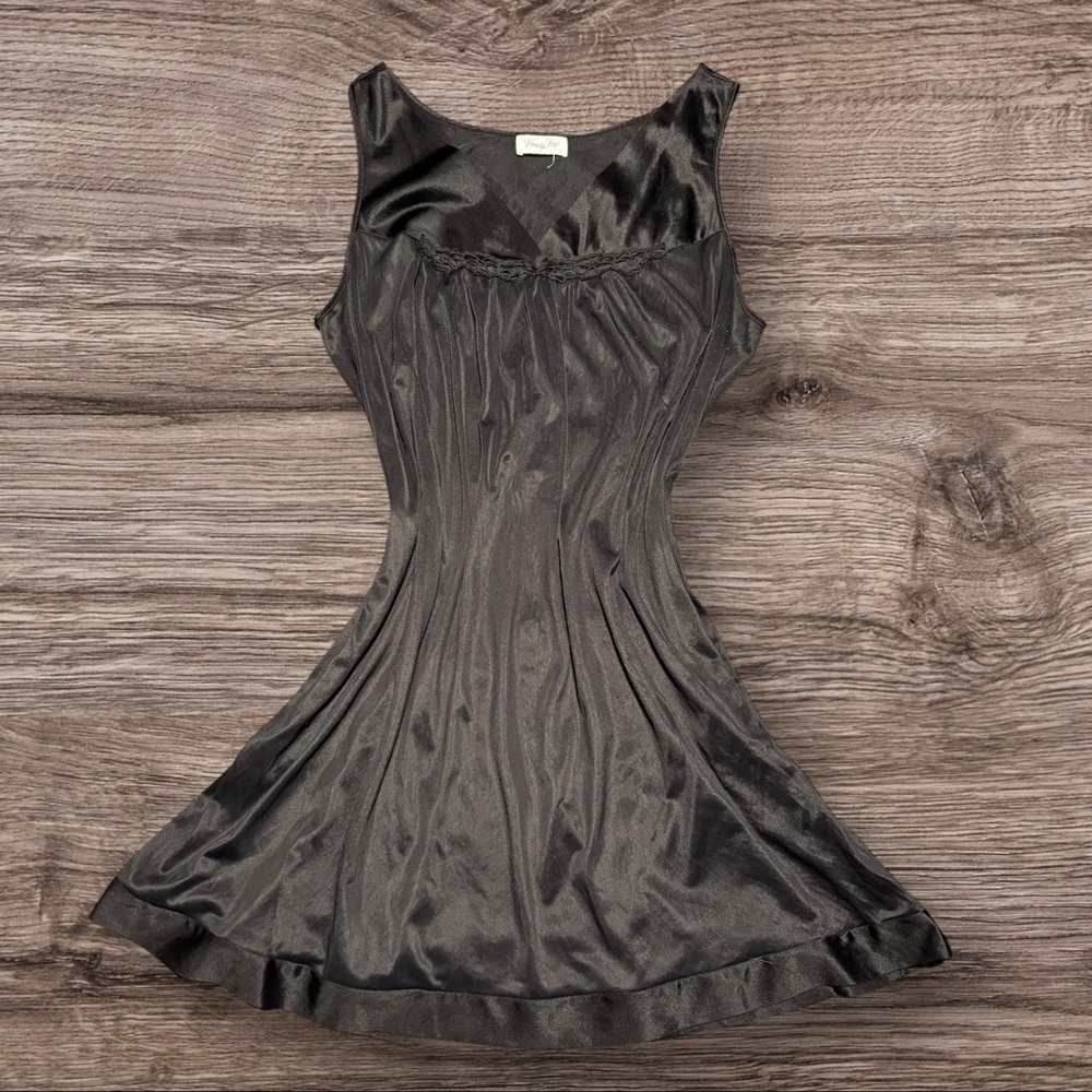 Vtg Vanity Fair Black Satin Slip Dress | Silky Nylon Nightgown